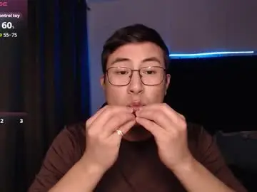 Chaturbate Live Sex Cam of andrewmhilton_