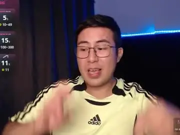 Chaturbate Live Porn of andrewmhilton_