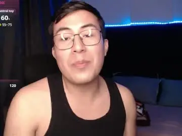 Chaturbate Free Porn Cam of andrewmhilton_