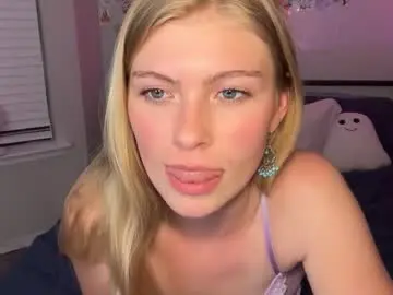 Chaturbate Free Live Porn of elliee81