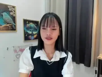 Chaturbate Live Sex Cam of callmeprettylj