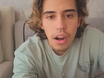 Chaturbate Live Sex Cam of edward_51