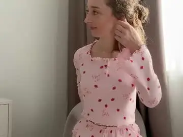 Chaturbate Live Sex Cam of shy_schoolgirl_