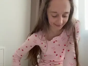 Chaturbate Live Porn of shy_schoolgirl_