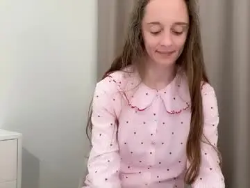 Chaturbate Live Sex Cam of shy_schoolgirl_