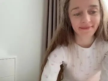 Chaturbate Live Sex of shy_schoolgirl_