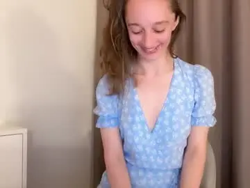 Chaturbate Live Sex Cam of shy_schoolgirl_
