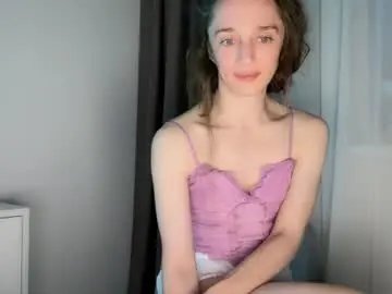 Chaturbate Live Sex Cam of shy_schoolgirl_