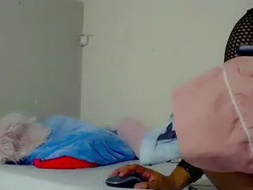 Chaturbate Live Porn of ariell_333