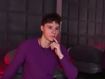 Chaturbate Live Sex Cam of hugebangins_