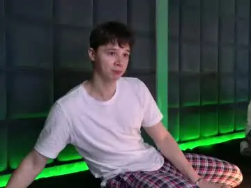 Chaturbate Live Porn of hugebangins_