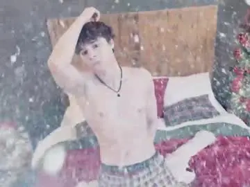 Chaturbate Sex Cam of hugebangins_