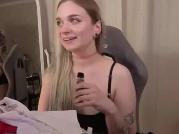 Chaturbate Live Sex Cam of lucysbrain