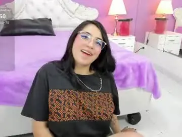 Chaturbate Free Live Porn of yayaqueen