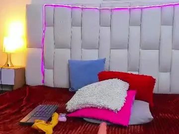Chaturbate Live Sex Cam of iamcharlotte19