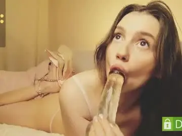Chaturbate Free Live Porn of shypeachmaru