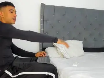 Chaturbate Adult Video Chat of andrewadans02