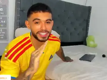 Chaturbate Adult Video Chat of andrewadans02