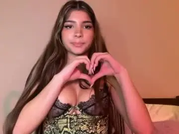 Chaturbate Live Sex Cam of elliee2008