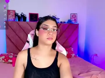 Chaturbate Watch Live Sex Cams of ely_w1