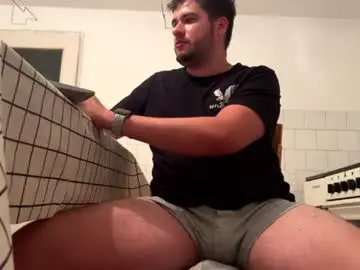 Chaturbate Live Sex Cam of hasabigonev14