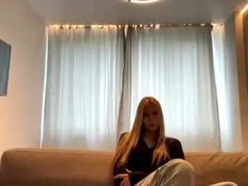 Chaturbate Adult Video Chat of serinalasch