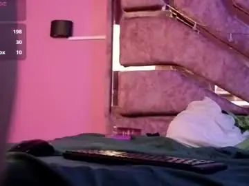 Chaturbate Live Sex Cam of samantaa_liov