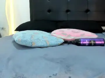 Chaturbate Live Sex Cam of busty_glow
