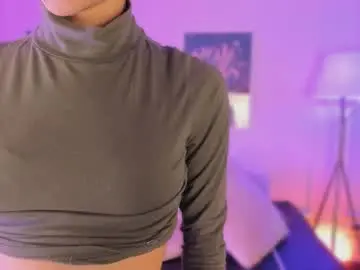 Chaturbate Live Sex Cam of ema_soul