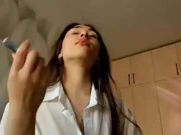 Chaturbate Live Sex Cam of shy_bambiii