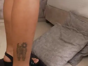 Chaturbate Live Sex Cam of willow_hendrix