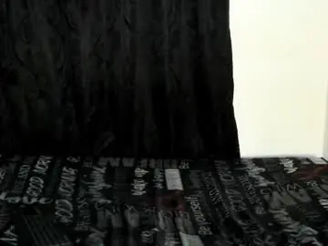 Chaturbate Live Sex Cam of yenifer_maicol