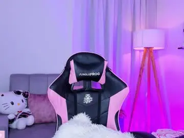 Chaturbate Live Sex Cam of bella_hunteer