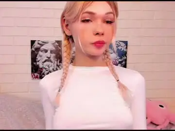 Chaturbate Live Sex Cam of blondy_fina