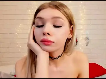 Chaturbate Live Sex Cam of blondy_fina