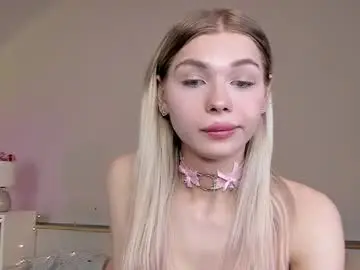 Chaturbate Live Sex Cam of blondy_fina