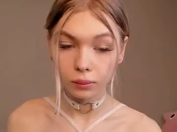 Chaturbate Adult Video Chat of blondy_fina