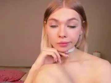 Chaturbate Adult Video Chat of blondy_fina