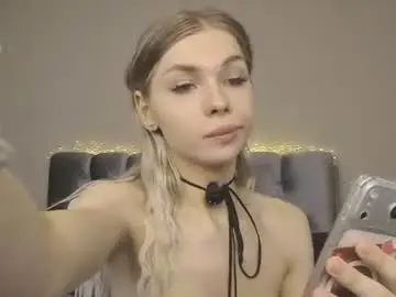 Chaturbate Live Sex Cam of blondy_fina