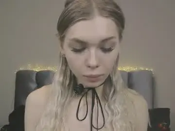 Chaturbate Adult Video Chat of blondy_fina