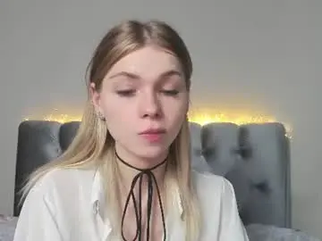 Chaturbate Adult Video Chat of blondy_fina