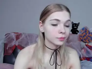 Chaturbate Free Live Porn of blondy_fina