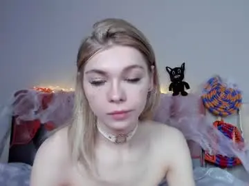 Chaturbate Live Sex Cam of blondy_fina