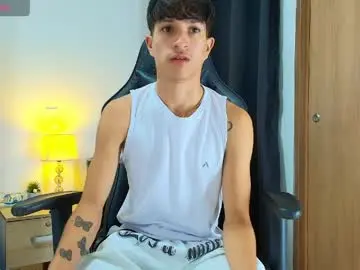 Chaturbate Live Sex Cam of camilobass_