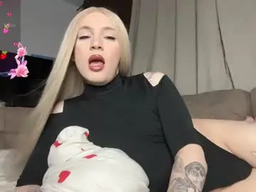 Chaturbate Live Sex Cam of chloevesper