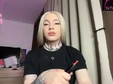 Chaturbate Live Sex Cam of chloevesper