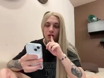 Chaturbate Live Sex Cam of chloevesper