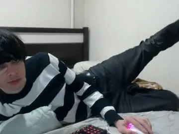 Chaturbate Live Sex Cam of cris_peace