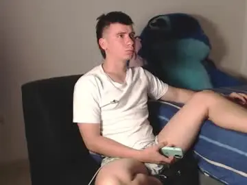 Chaturbate Free Porn Cam of harry_brown2324