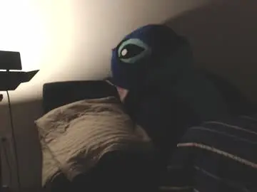 Chaturbate Free Live Porn of harry_brown2324